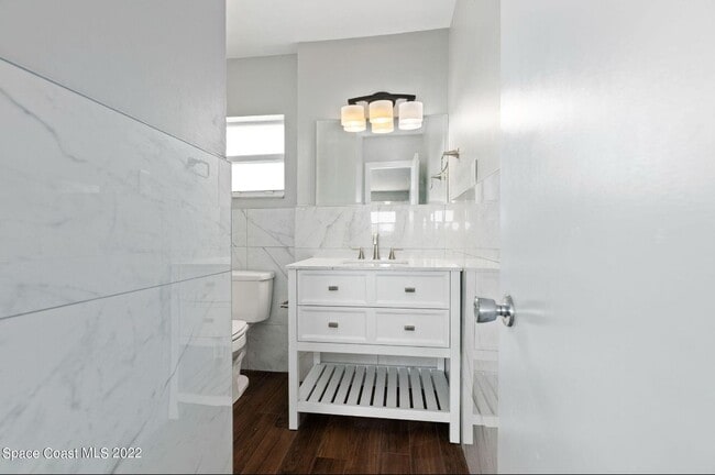 Building Photo - 200 Price Ct