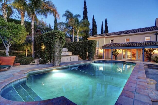 Building Photo - 3756 Foothill Rd