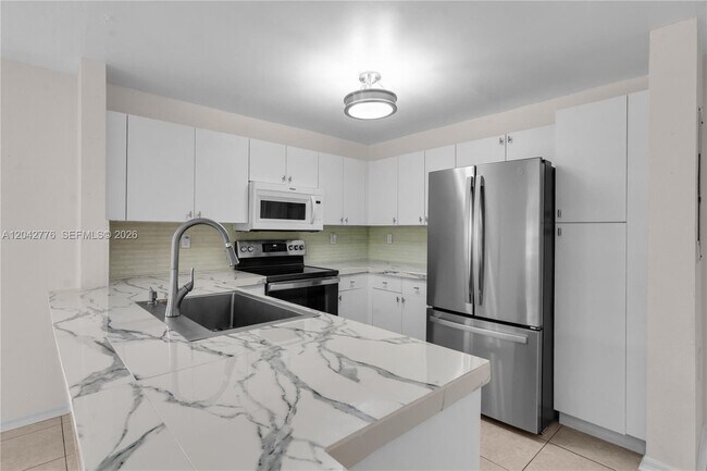 Building Photo - 12990 SW 30th Ct