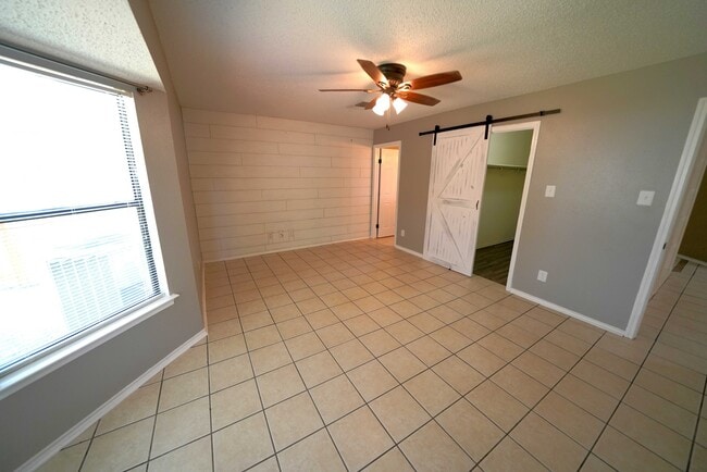 Building Photo - Updated Single Story in Schertz! Realtor Commission: $500