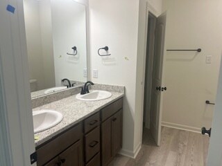 Building Photo - 41363 Rosewood Ln