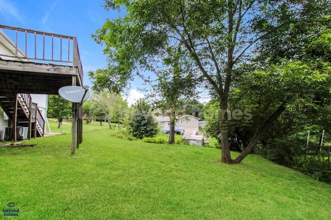 Building Photo - Charming & Move-In Ready Home in Hickory Hills!