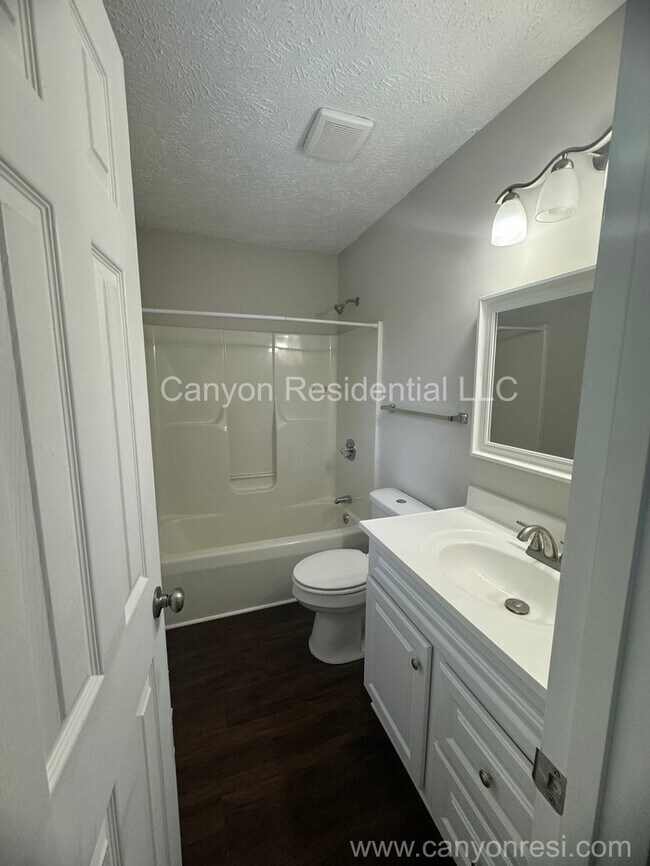 Building Photo - 6615 Burgenfield Dr