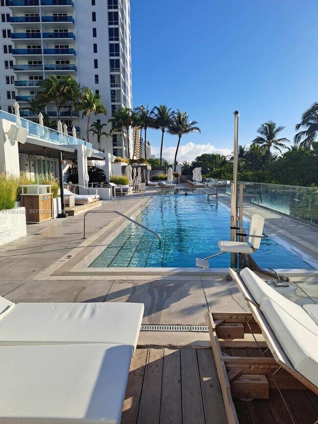 Building Photo - 2301 Collins Ave