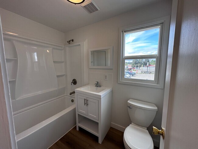 Building Photo - 142