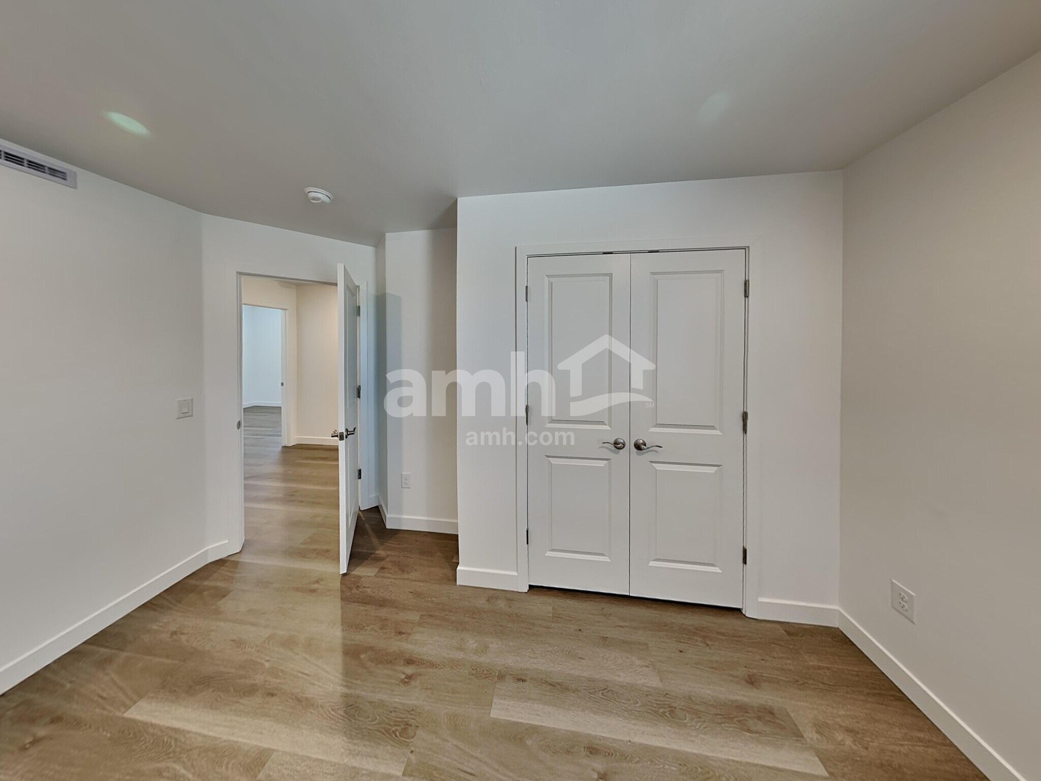 Building Photo - 6468 E Paseo Baranda