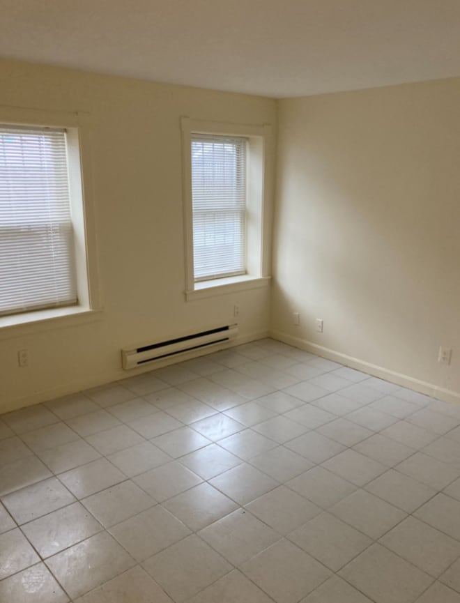 Building Photo - 118 London St