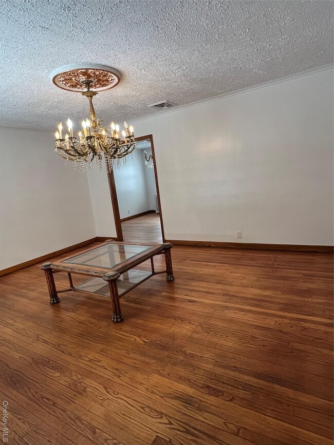 Building Photo - 92 Fir St