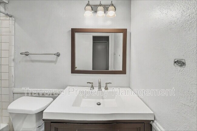 Building Photo - 3862 Wonder Ct