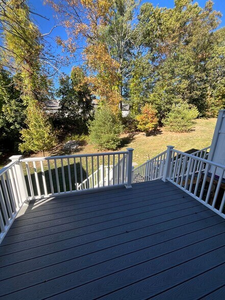 Building Photo - 8 Sugar Maple Ln