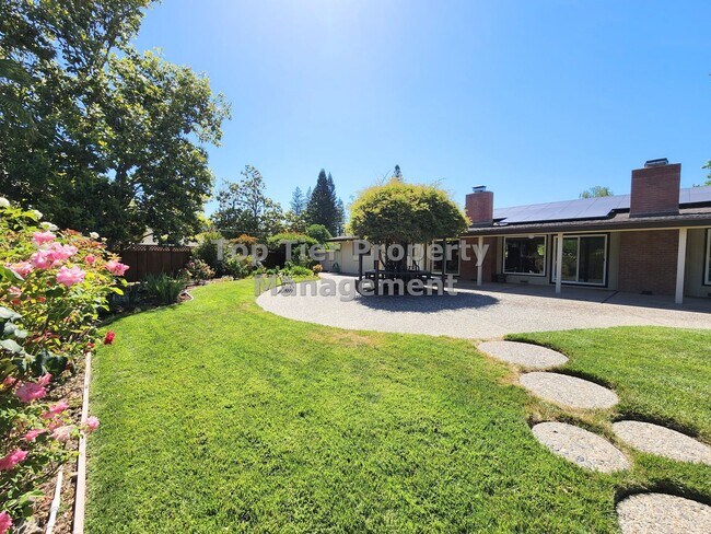 Building Photo - Spectacular 4 Bd/3 Ba, 2379 sf (plus separate structure ideal for office), single-family house in...