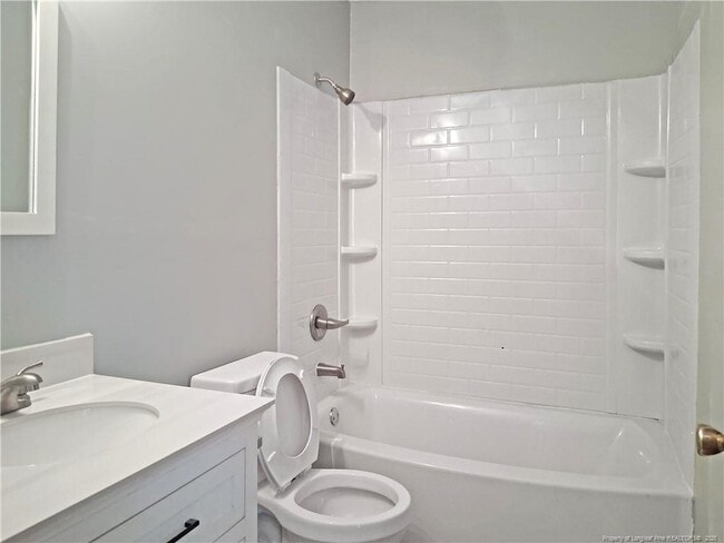 Building Photo - 1086 Essex Pl