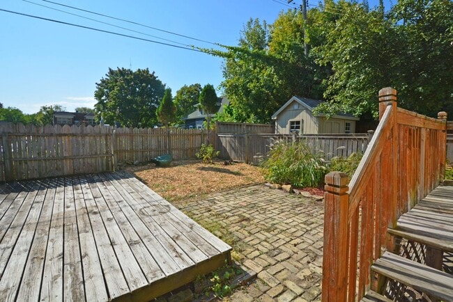 Building Photo - Beautiful 3-Bed 1.5-Bath Home in St. Paul!