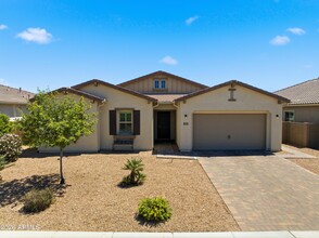 Building Photo - 1083 E Holland Park Dr