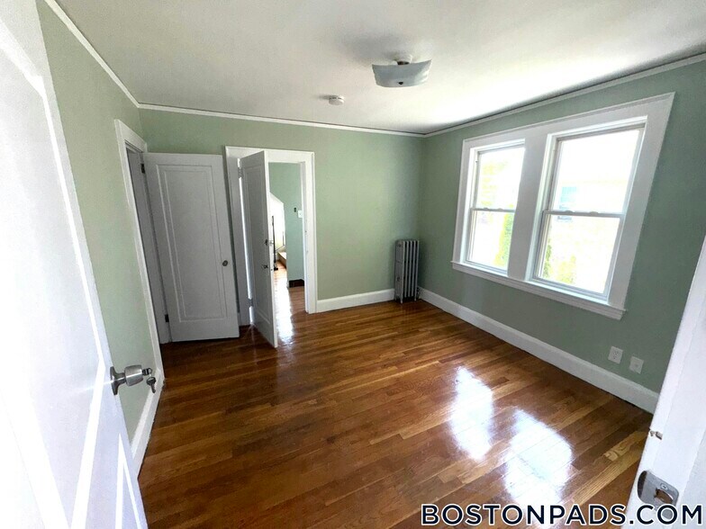 Building Photo - 747 Boylston St