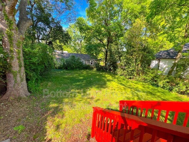 Building Photo - 1529 Newcastle St