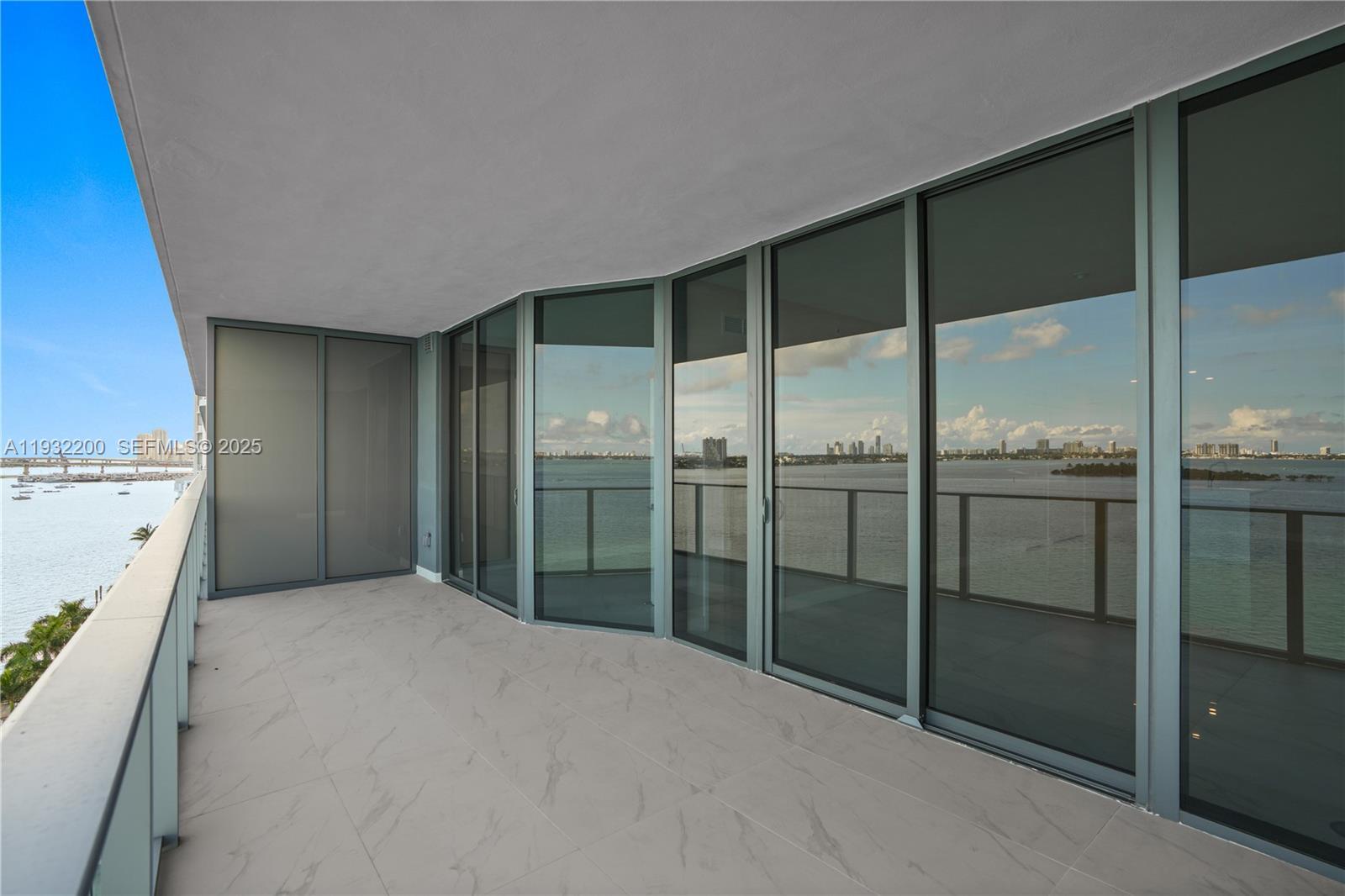 Building Photo - 700 NE 24th St