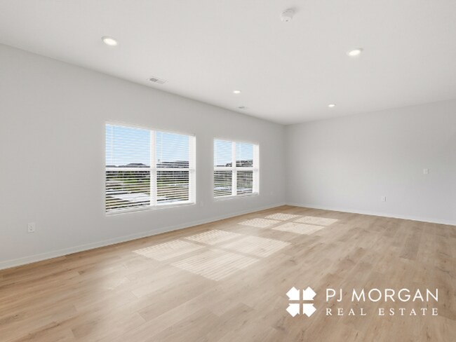 Building Photo - 5404 S 207th Ct