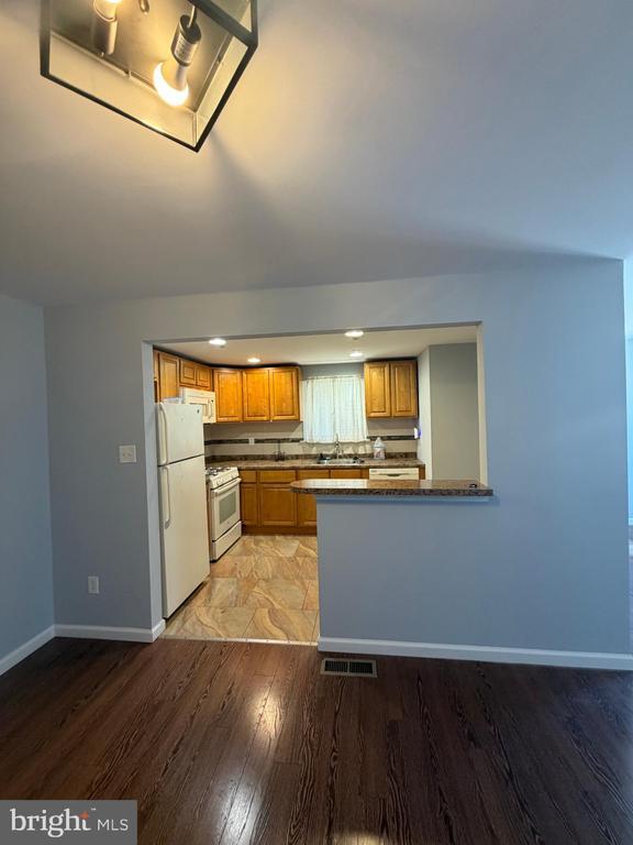 Building Photo - 15173 Beverly Dr