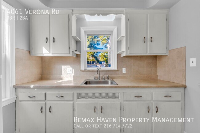 Building Photo - 4061 Verona Rd