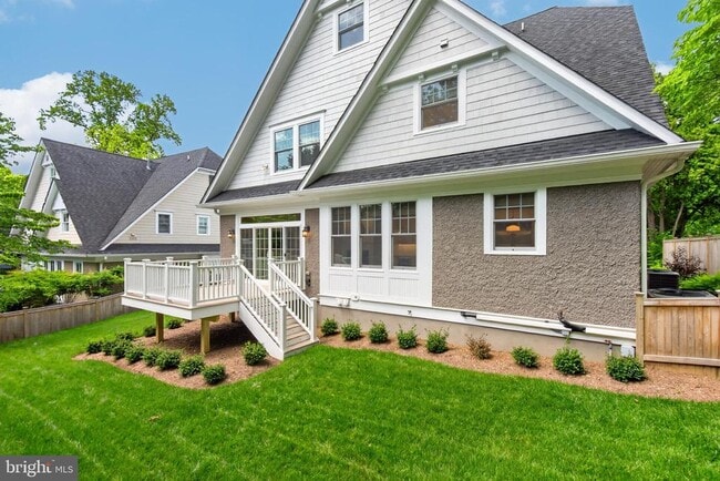 Building Photo - 5718 Huntington Pkwy