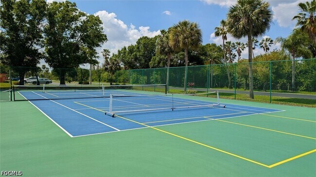 Building Photo - 16200 Bay Pointe Blvd