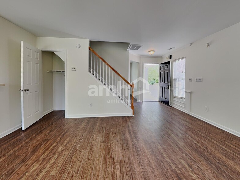 Building Photo - 2002 Gushing Dr