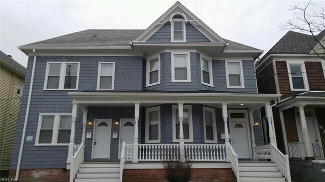 Primary Photo - 327 W 36th St