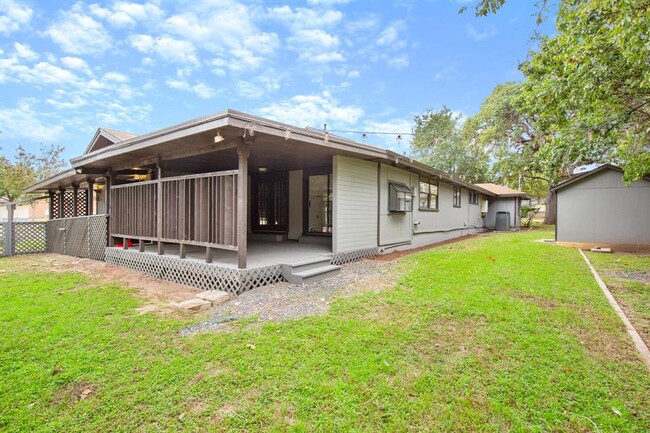 Building Photo - 2508 Marlton Dr