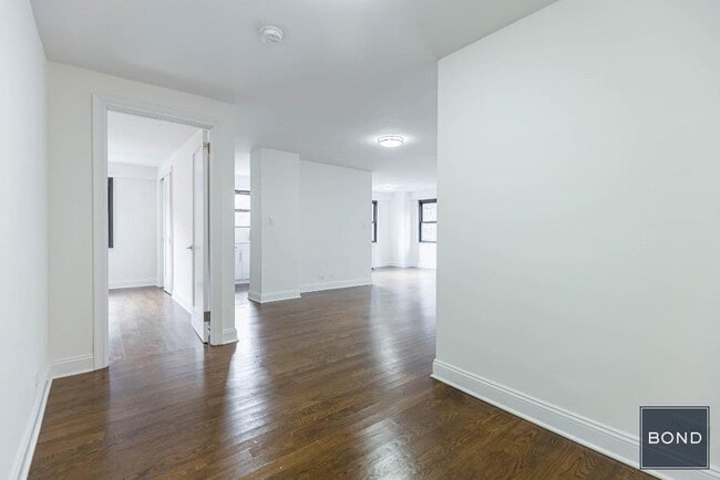 Building Photo - 145 E 16th St