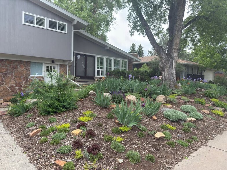 Building Photo - 2874 S Willow Ct
