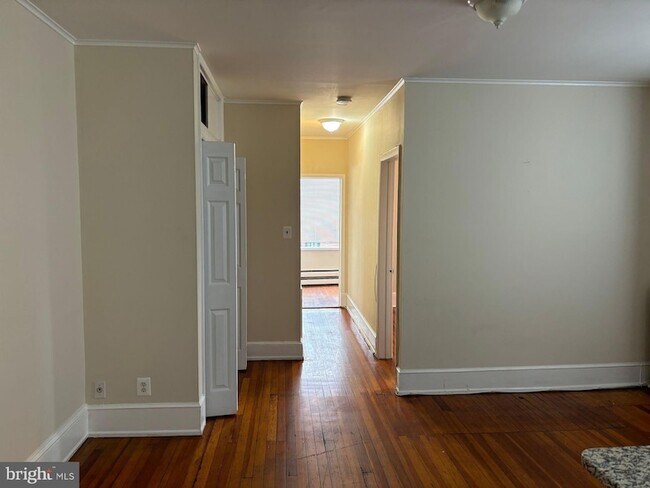 Building Photo - 2121 N Street NW Unit 6