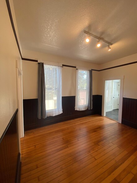 Central Dining Room - 1724 NW 24th Ave