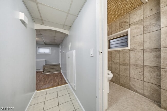 Building Photo - 245 Pierre Ave