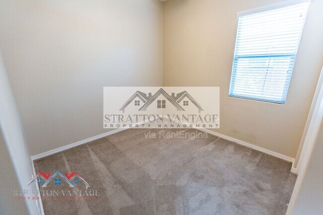 Building Photo - 4179 E Cynthia St