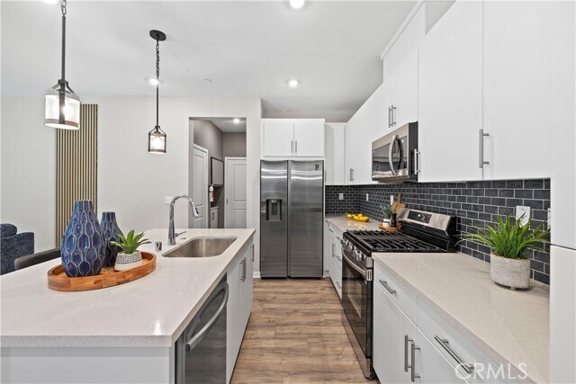 Building Photo - 15964 Sparrow Ct