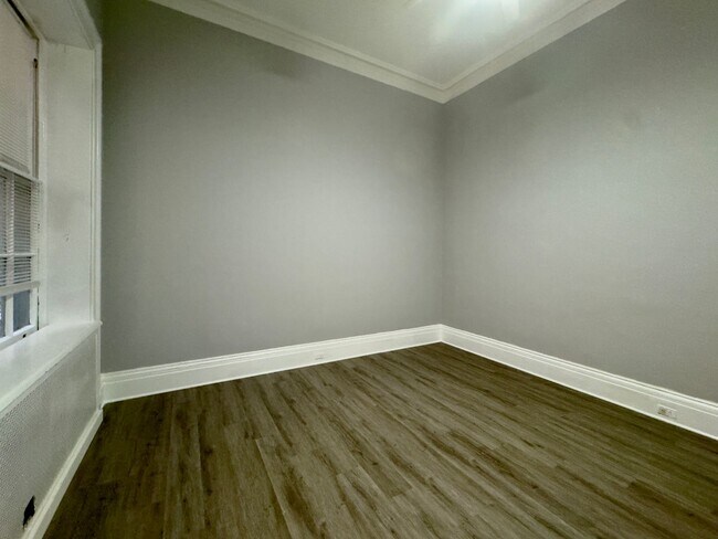 Interior Photo - 817 Park Ave – Your Urban Oasis Awaits!