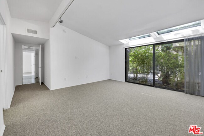 Building Photo - 30611 Las Estrellas Dr