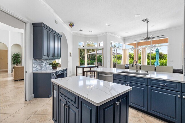 Building Photo - 3381 Lago De Talavera