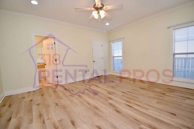 Building Photo - Updated 3 Bedroom, 2 Bath Home