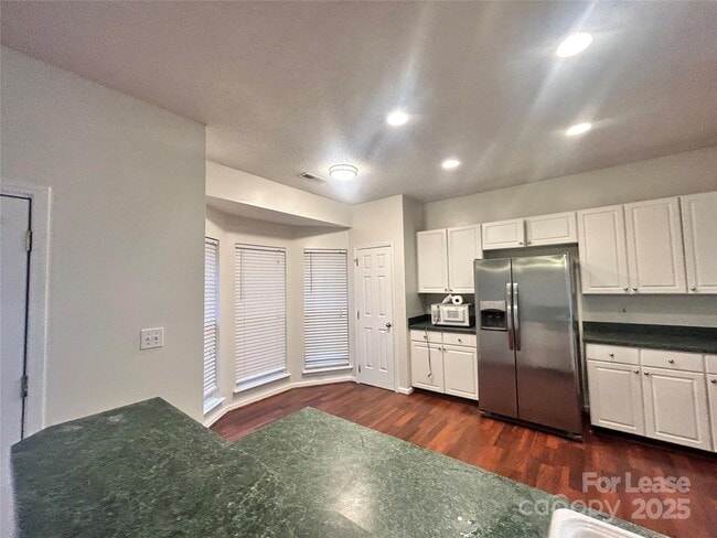 Building Photo - 7402 Shiras Ct