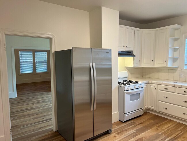 Building Photo - 708 N L St