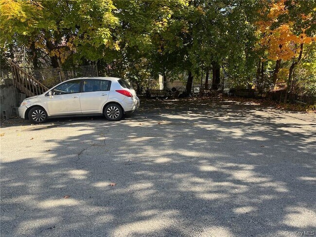 Building Photo - 42 E Main St