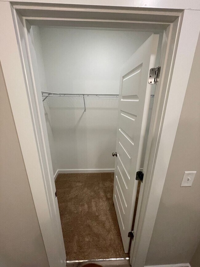 Building Photo - Home for Rent in Oak Grove, AL!!! Available to View with 48 Hour Notice!!!