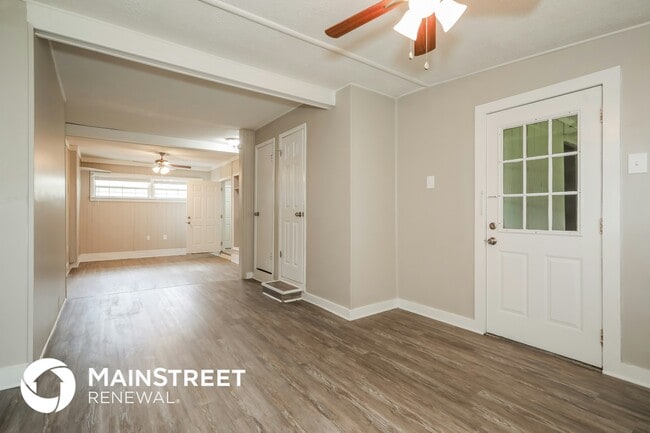 Building Photo - 3114 Hampton Ave E