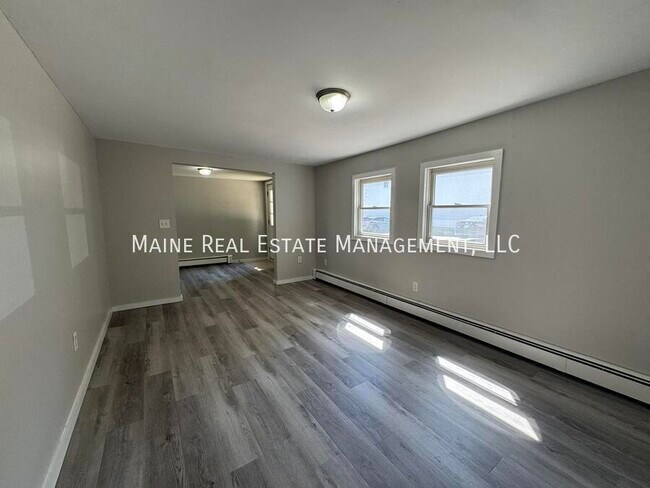 Building Photo - 206 Maine Ave