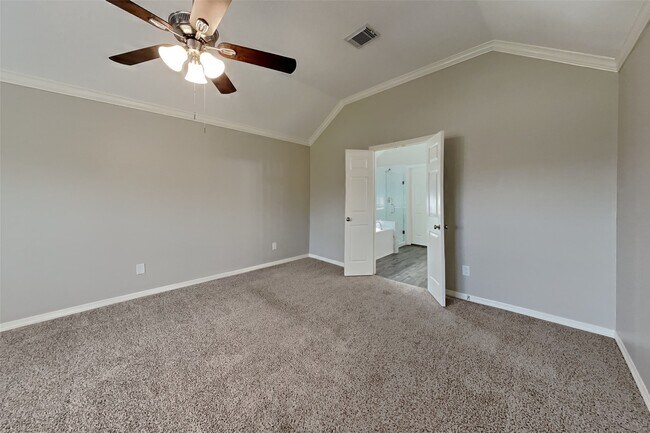 Building Photo - 8227 Sports Haven Dr
