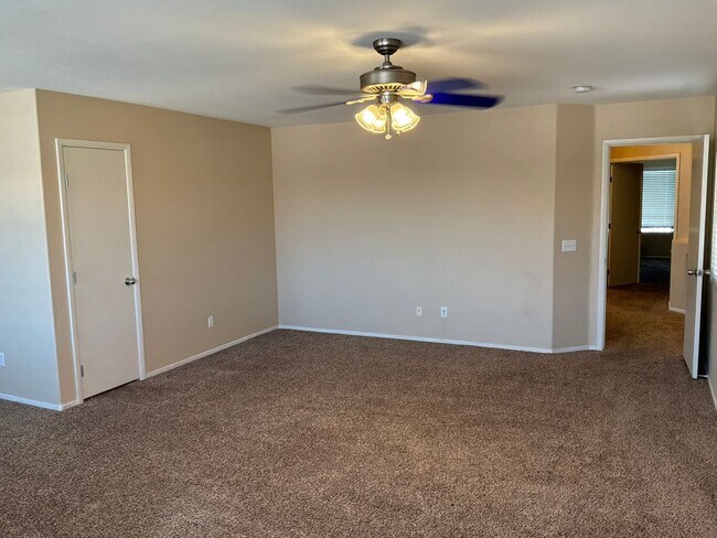 Building Photo - 2 Story 4 bedrooms 2.5 Bathrooms 2 car garage.