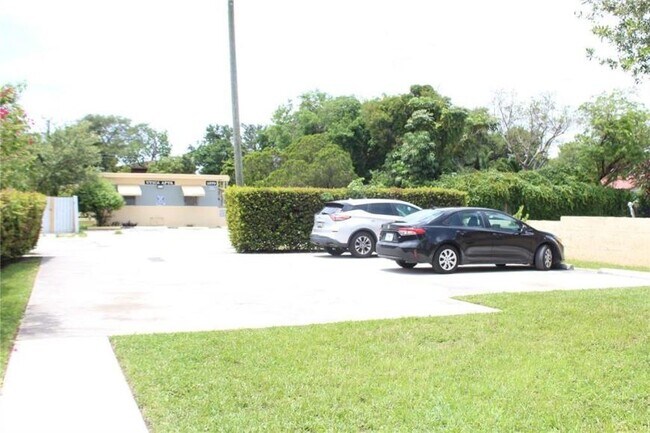 Building Photo - 2 bedroom in North Miami FL 33161