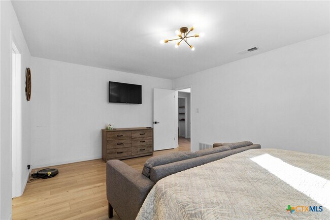 Building Photo - 600 Splitrock
